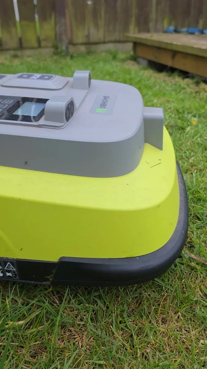 Robotic Lawn Mower M10 GPS  No Wires Ai new - Image 4