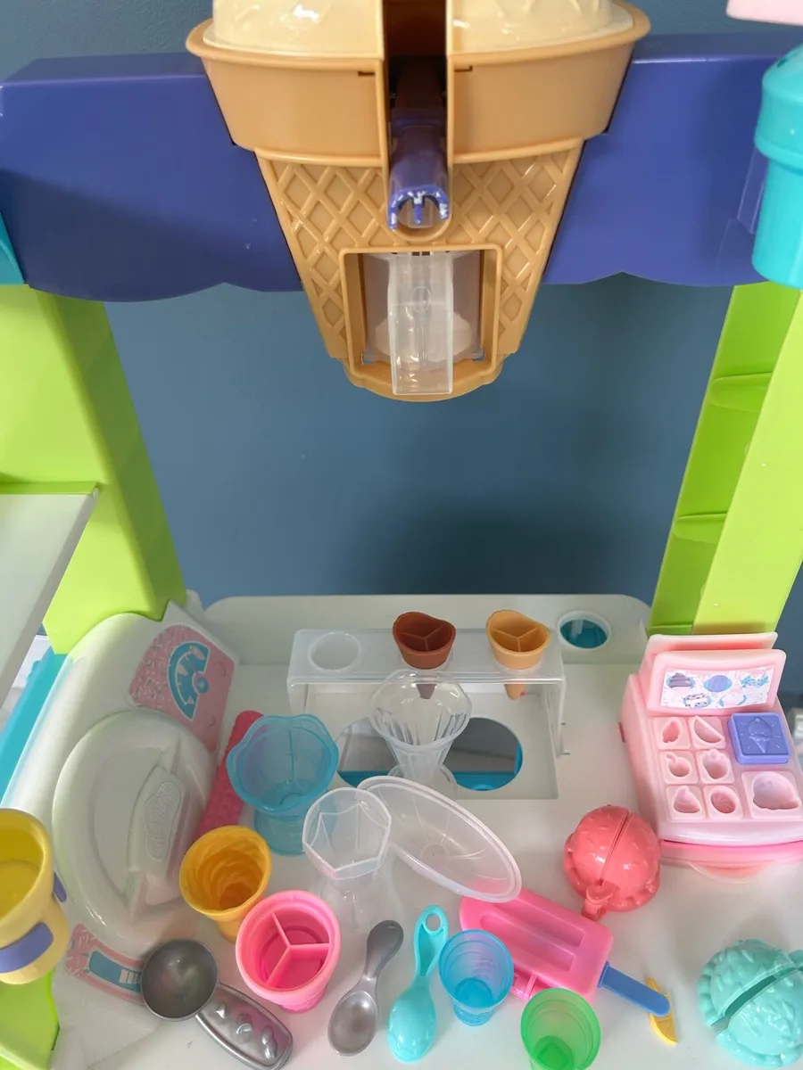 Play Doh Ice Cream Truck - Image 4
