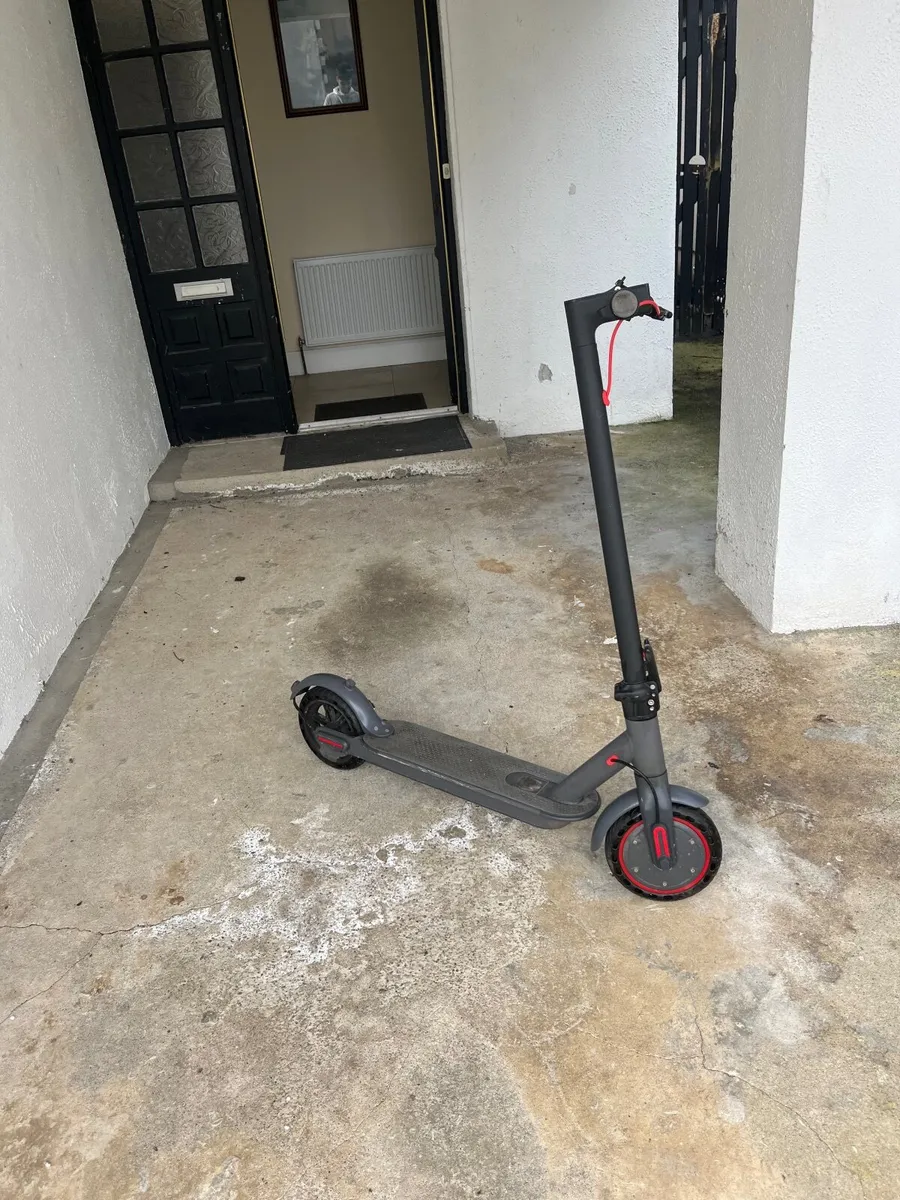 Aovo pro Electric scooter - Image 3