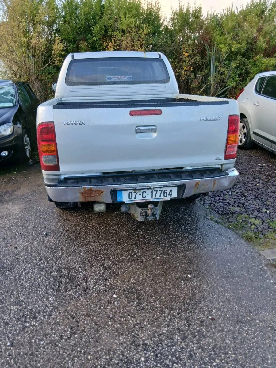 Toyota hilux - Image 4
