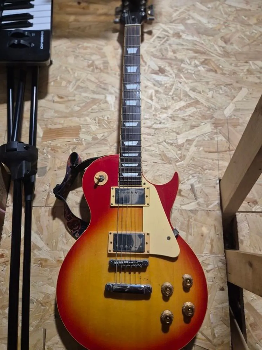 Electric Guitar - Image 1