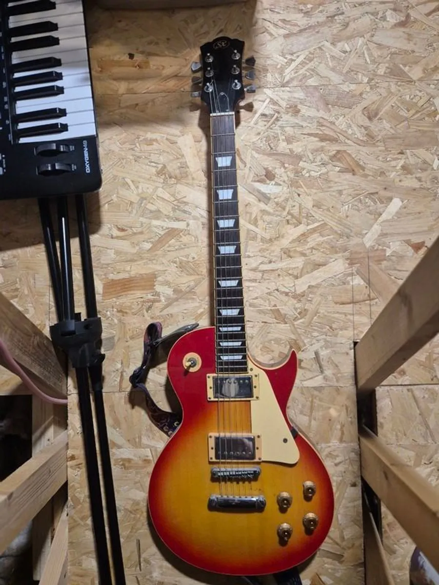 Electric Guitar - Image 2