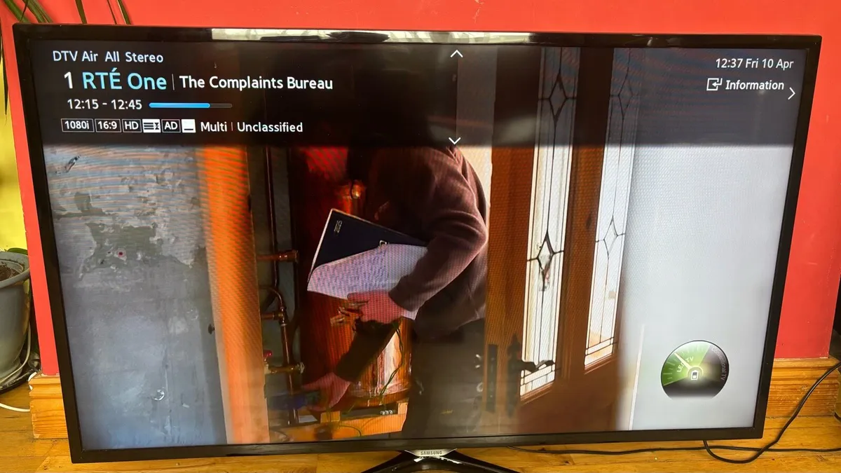 Big screen 46” Samsung TV and free Apple TV HD - Image 3