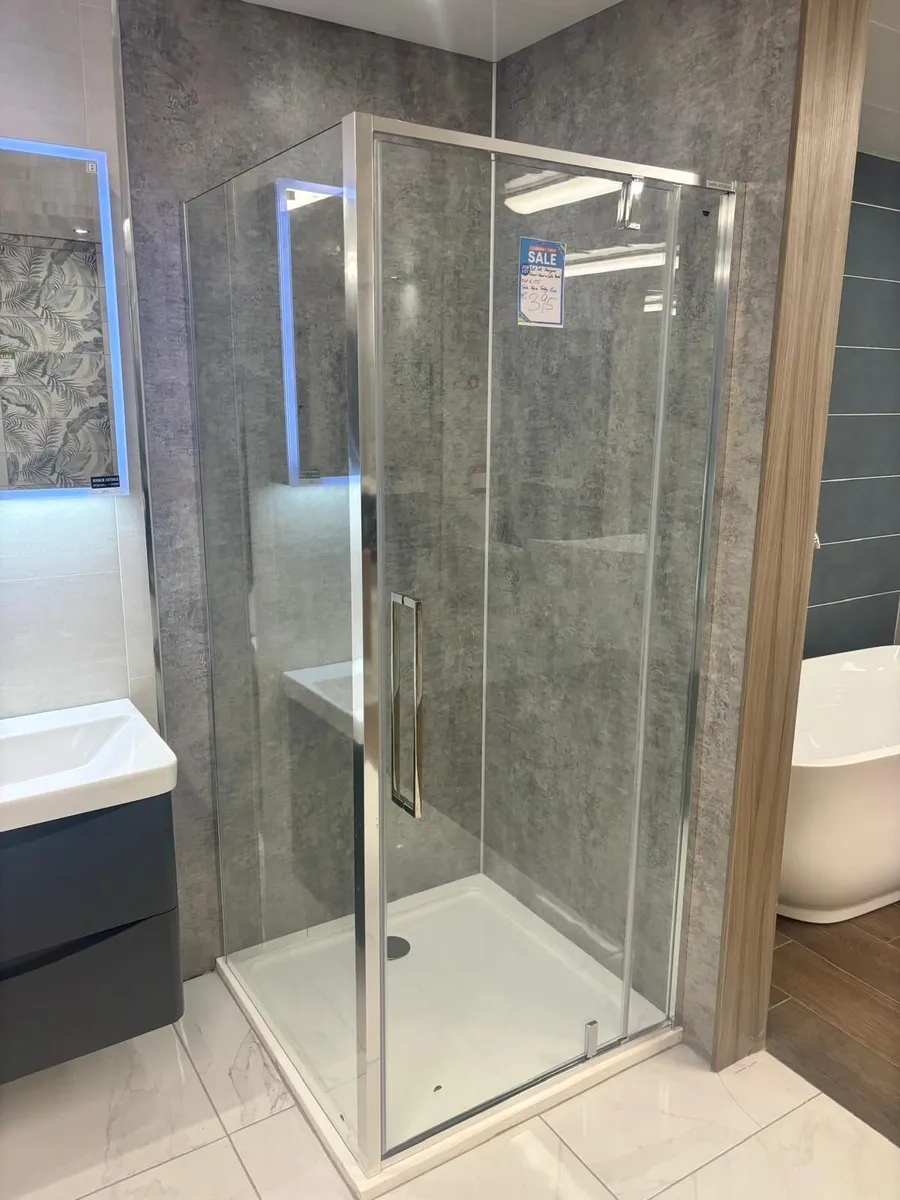 Bathshack Dub ExDisplay Premium Shower Door Deal