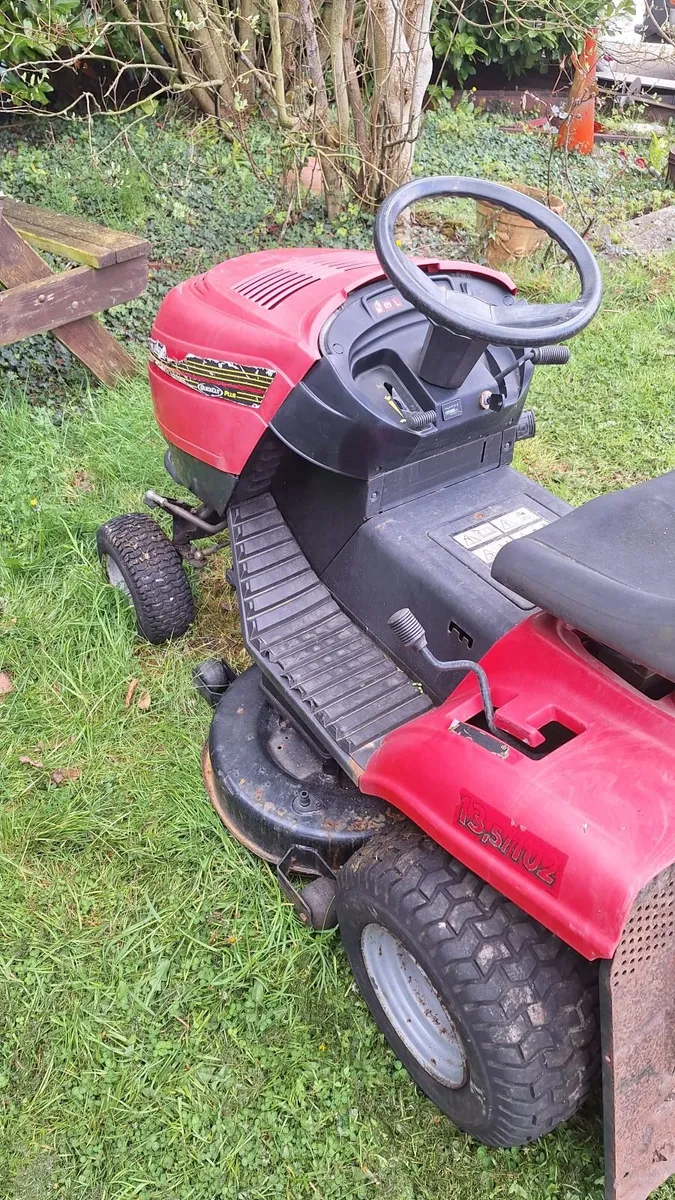 Ride on mower - Image 2
