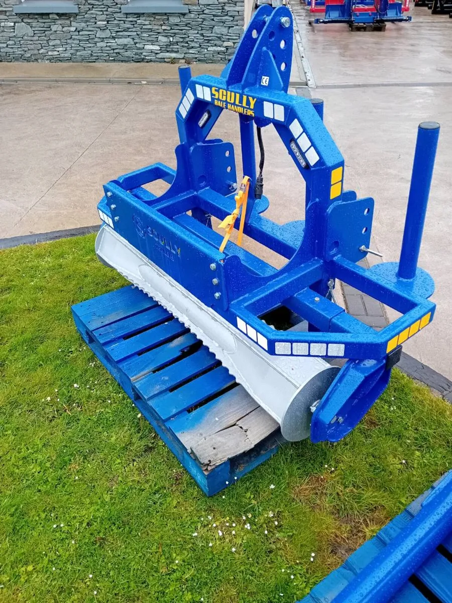 Scully plastic carrier - Image 1