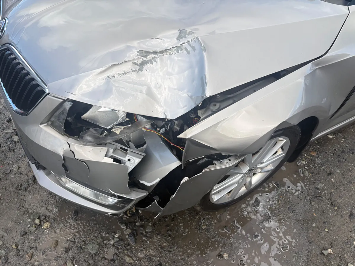 2016 Octavia 1.6 Tdi Low kms driving - Image 4