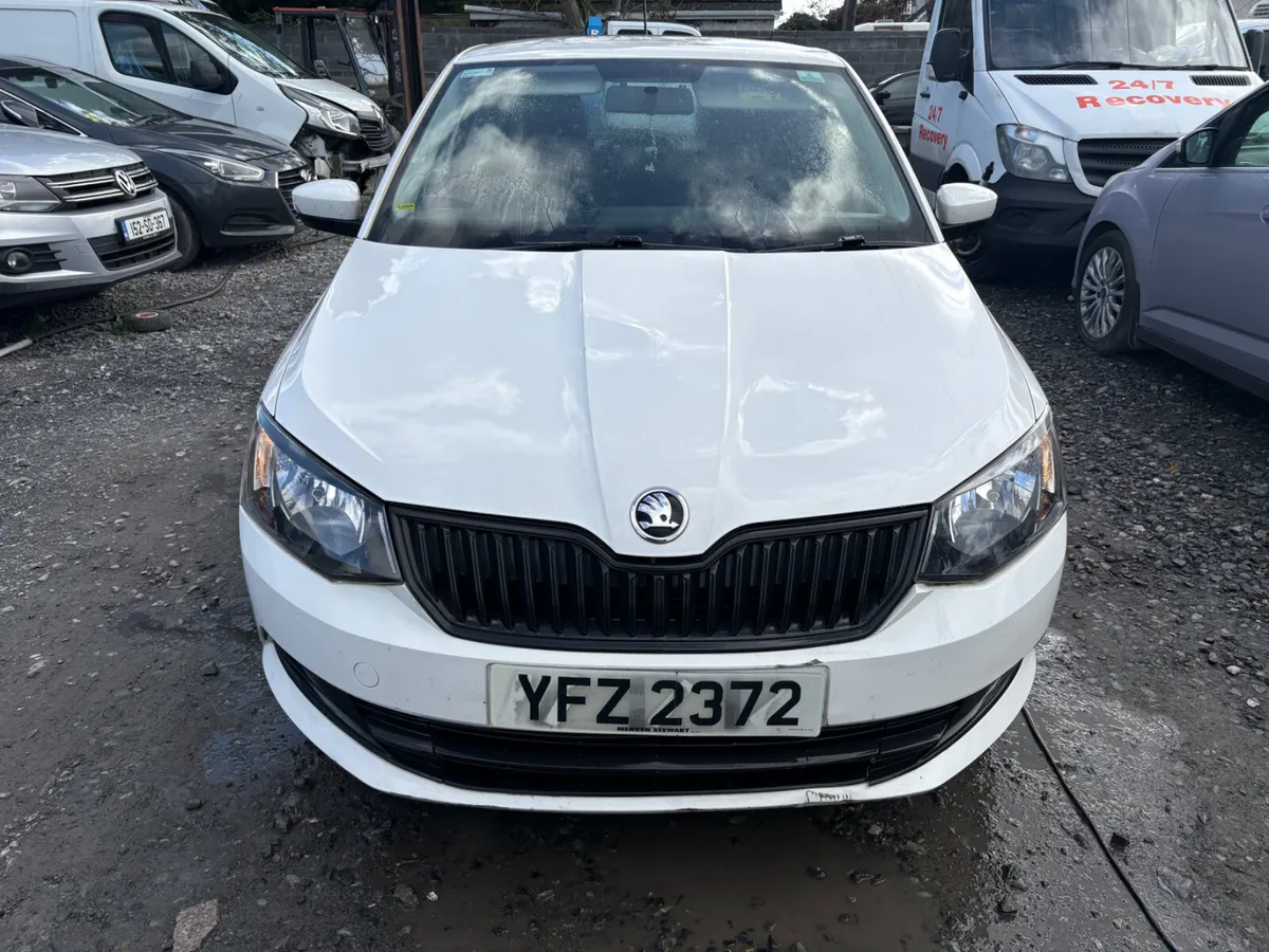 2015 Skoda Fabia 1.0 Petrol drive away - Image 2