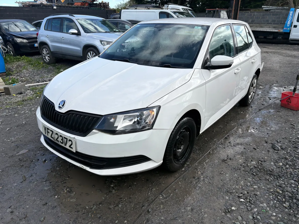 2015 Skoda Fabia 1.0 Petrol drive away - Image 3