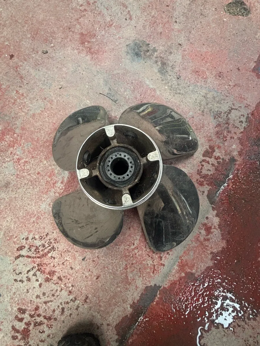 Stainless steel 4 blade propeller. - Image 2