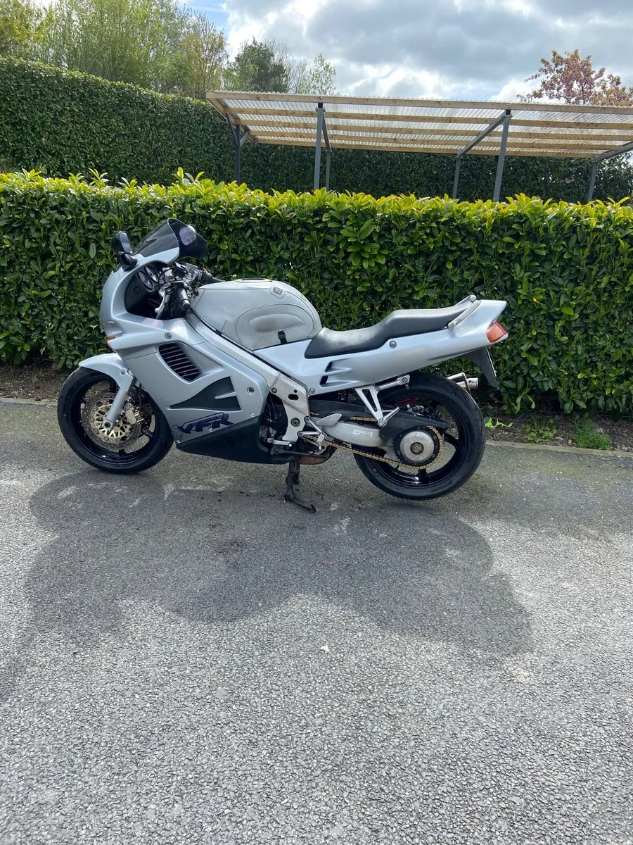 Honda vfr 750 - Image 4