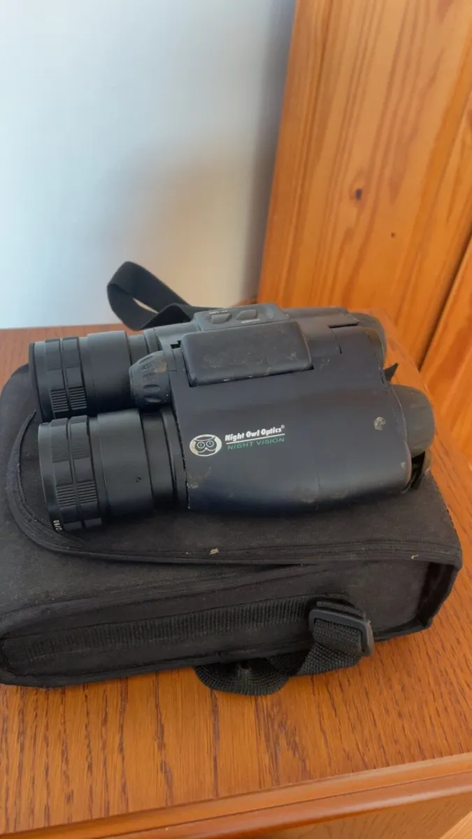 Night vision binoculars - Image 1