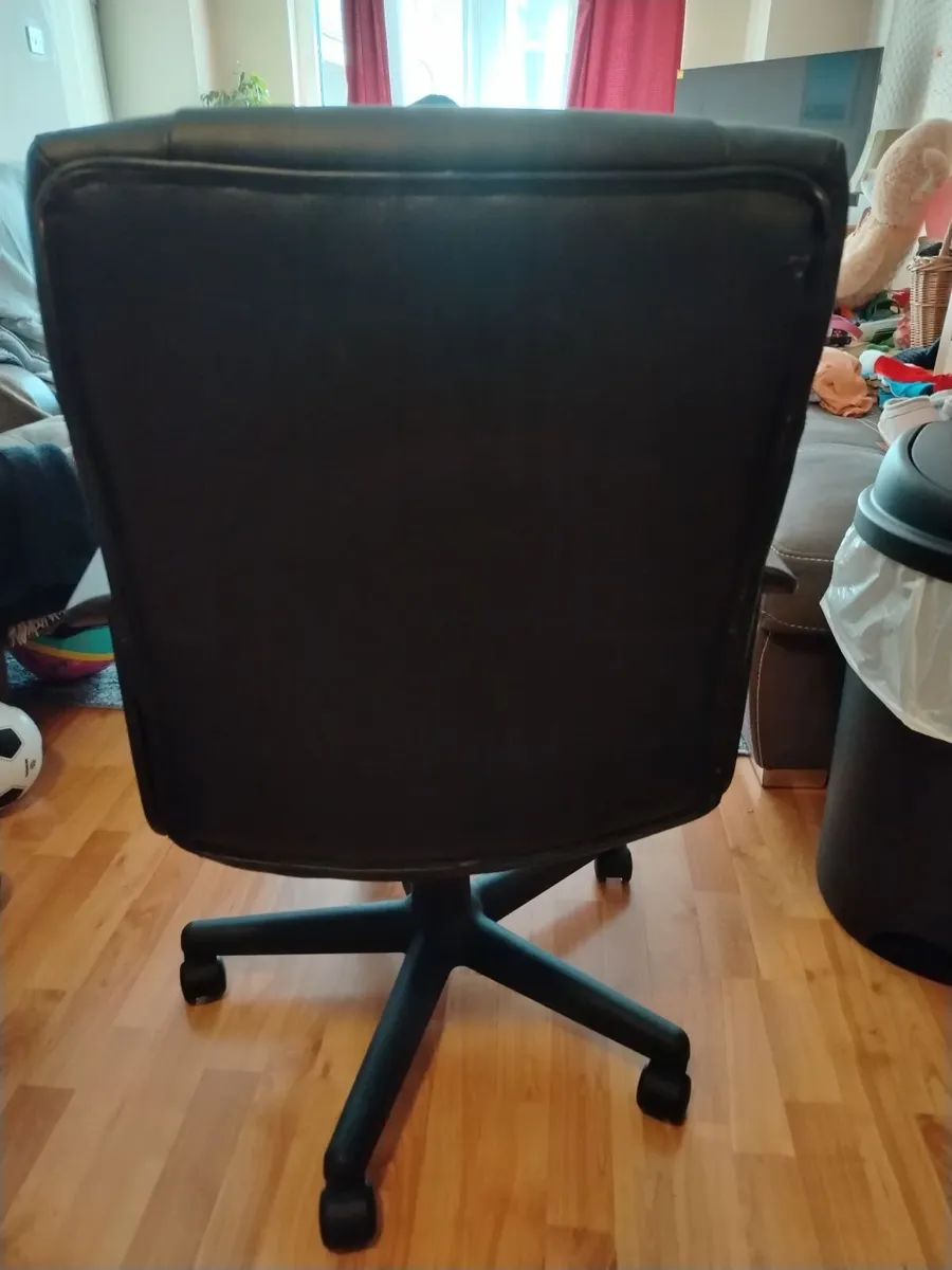 Office chair - Image 2
