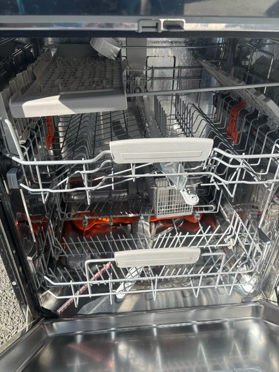 Dishwasher - Image 2