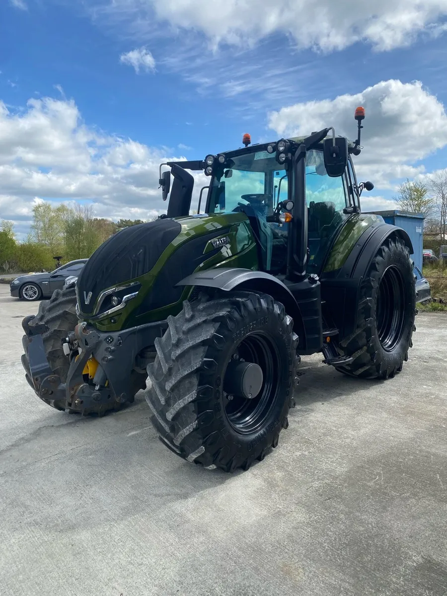 Valtra T215 - Image 1