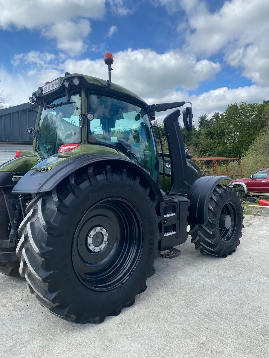 Valtra T215 - Image 2