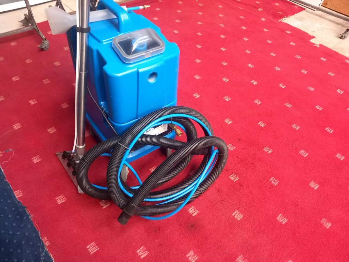 Carpet cleaning machine - Image 4