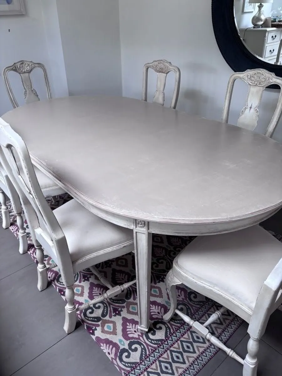 Dining table & chairs - Image 3