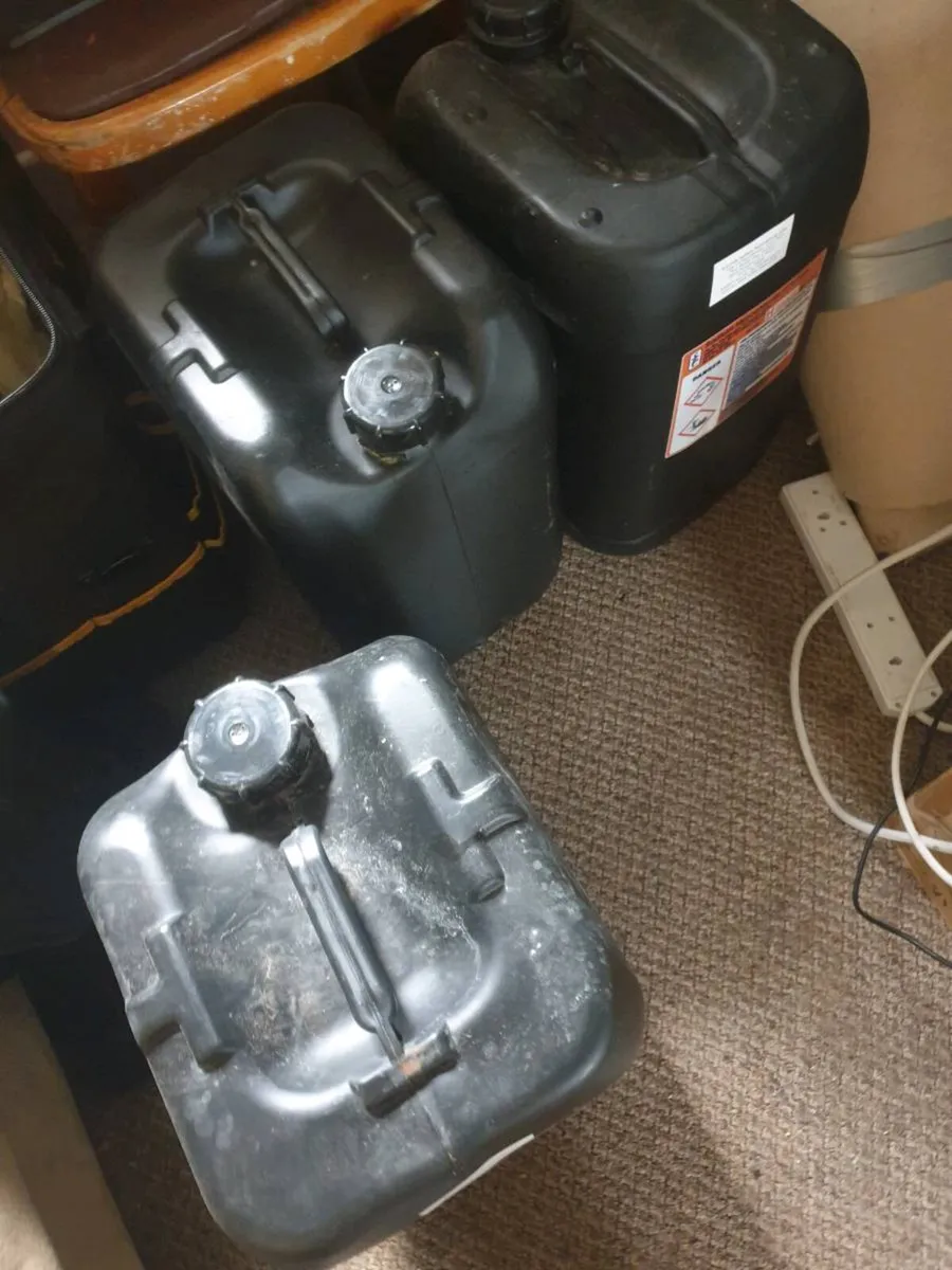 Large Jerry can 25L - Image 2