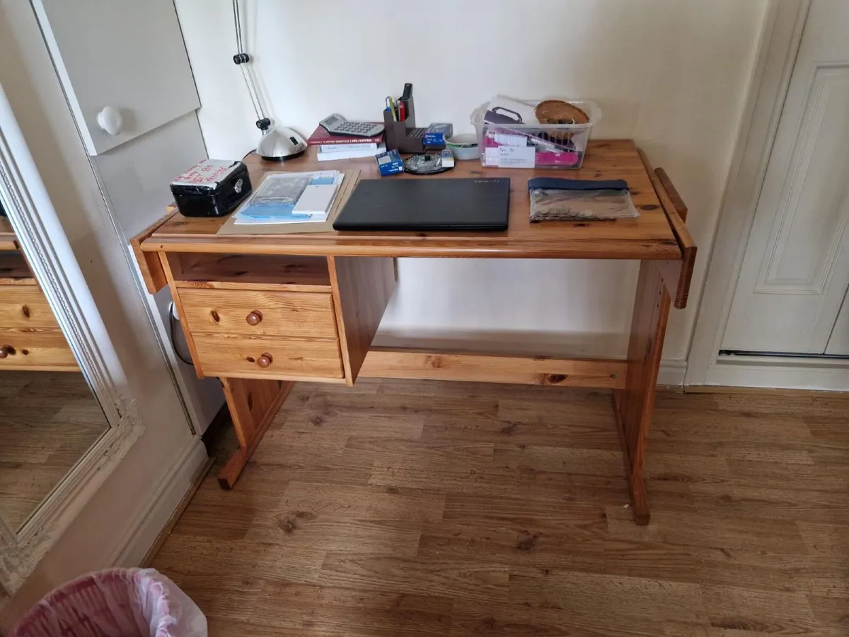 Desk -ideal workspace for bedroom or home office - Image 2
