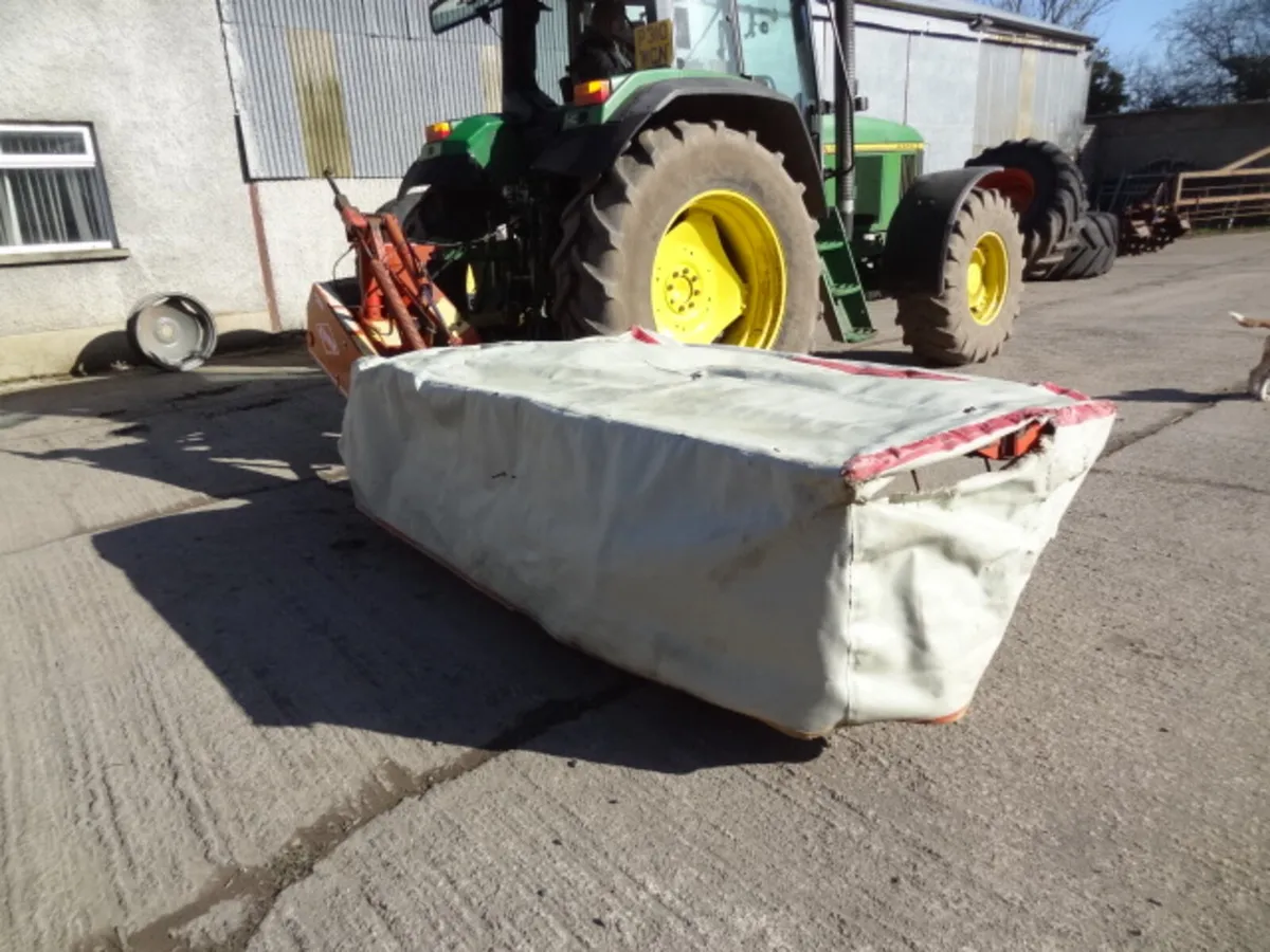 Kuhn GMD600 Side Mounted Disc Mower - Image 2