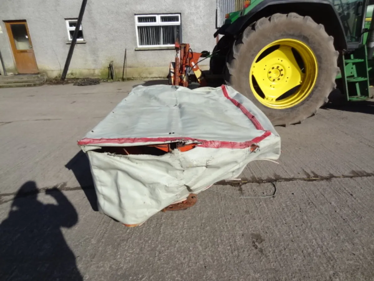 Kuhn GMD600 Side Mounted Disc Mower - Image 3