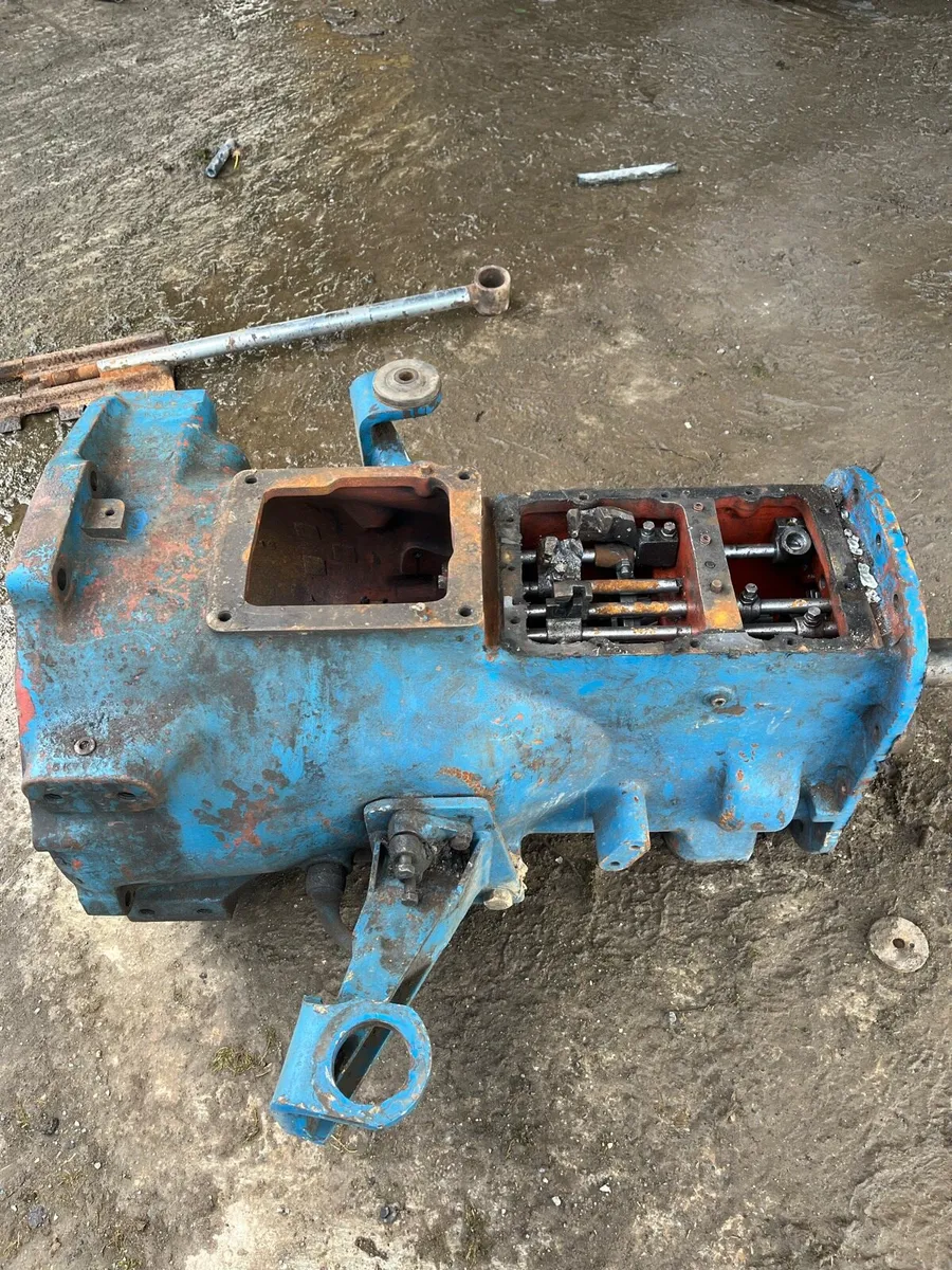 Ford 2610 gearbox - Image 3