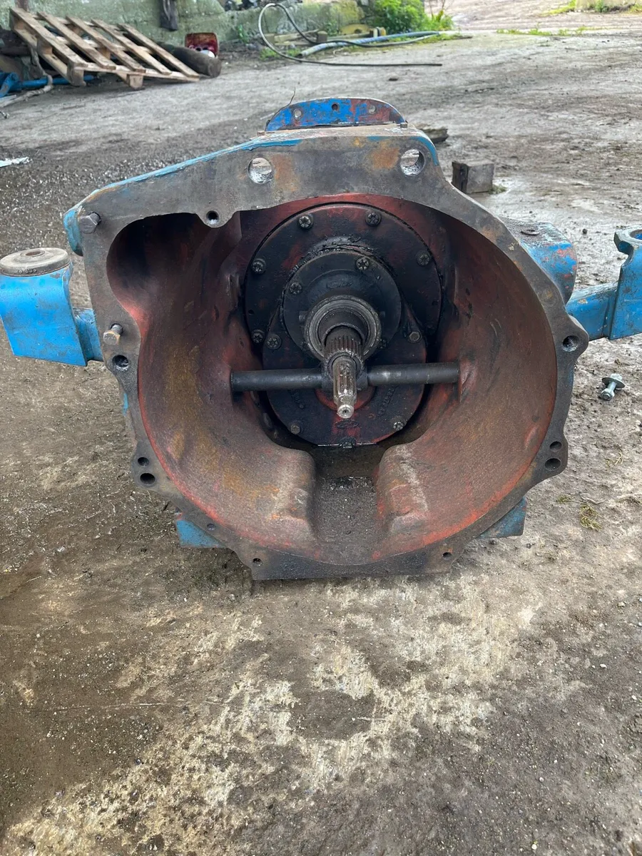 Ford 2610 gearbox - Image 1