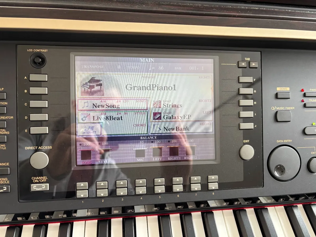 Yahama Clavinova digital piano - Image 4