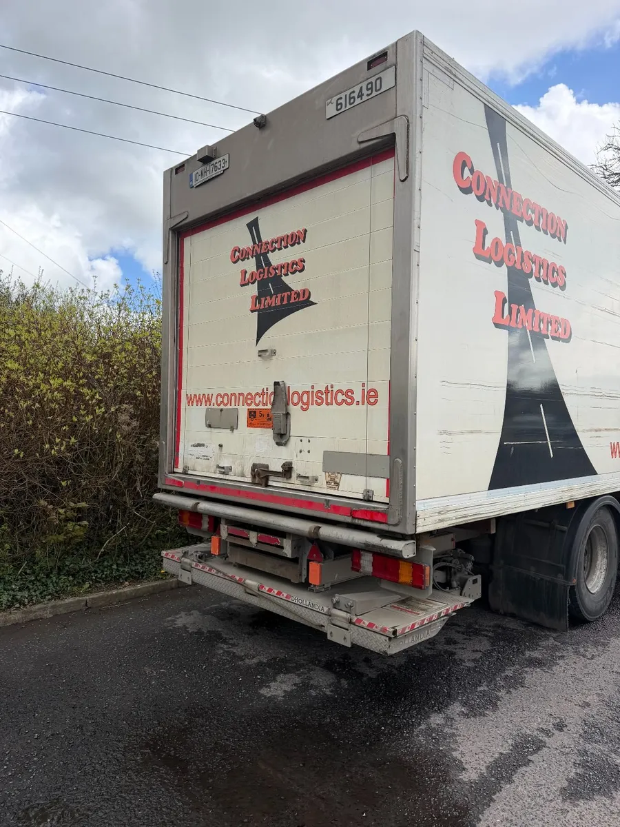 Mercedes-Benz Other 2010 - Image 2