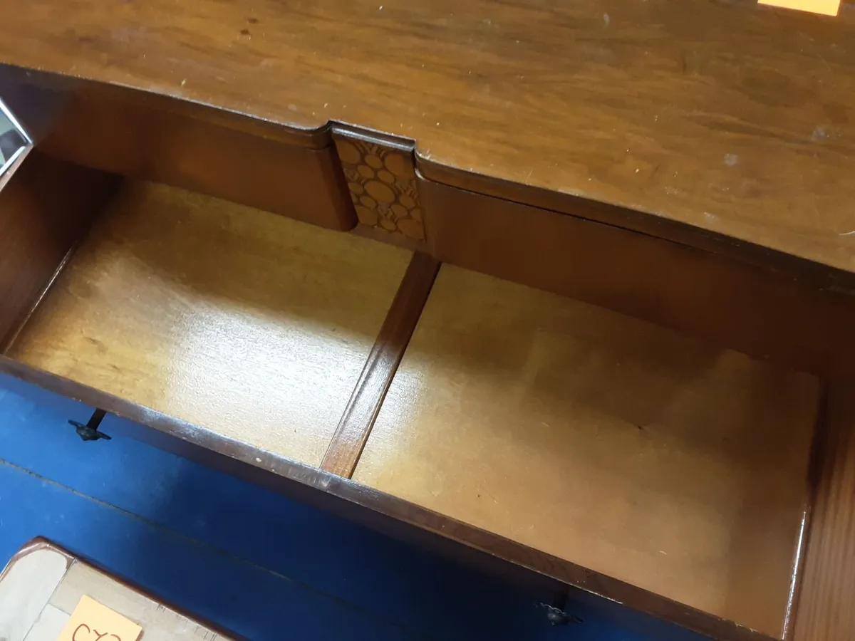 VINTAGE SIDEBOARD - Image 3