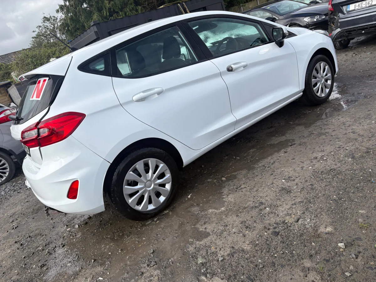 2018 Ford Fiesta 1.0 Petrol Driving - Image 4