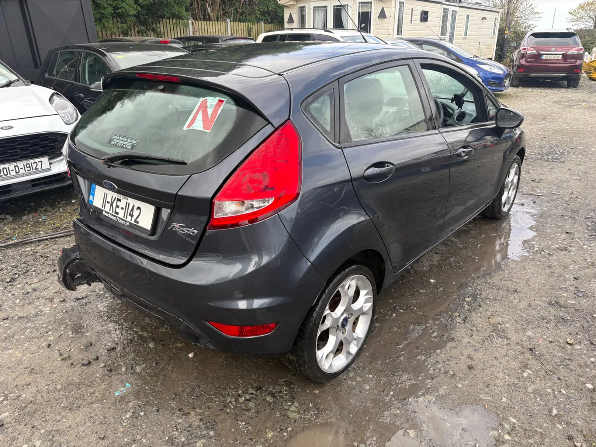 2011 Ford Fiesta 1.25 Petrol driving - Image 4