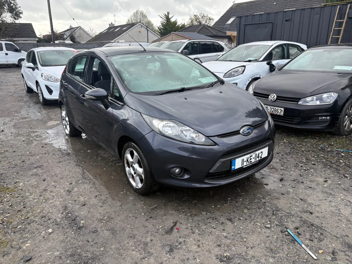 2011 Ford Fiesta 1.25 Petrol driving - Image 1
