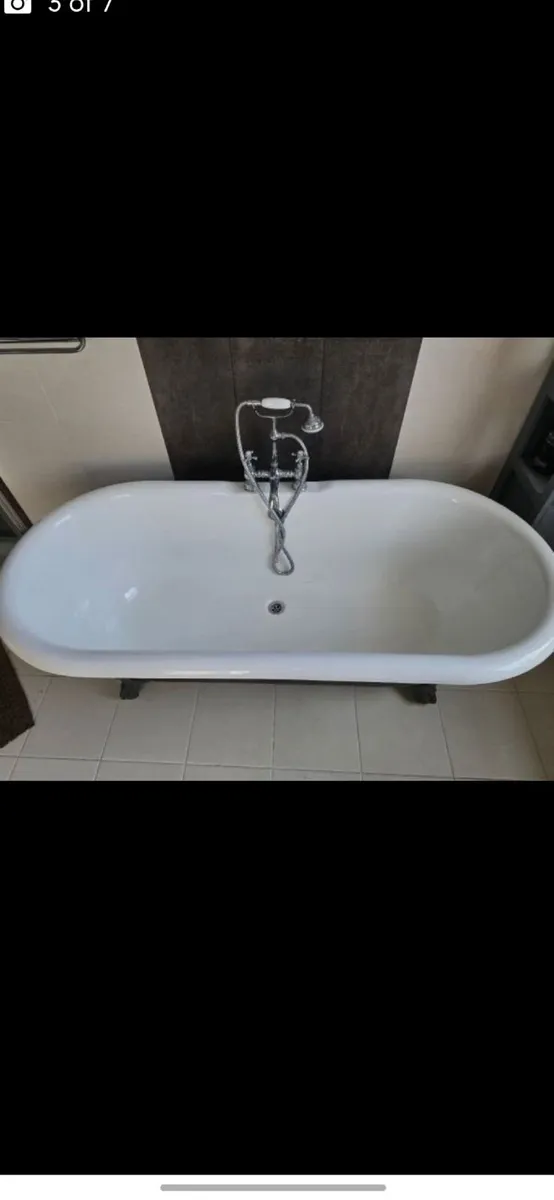 Cast iron bath & taps - Image 3