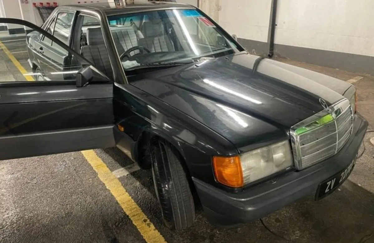 1990 Mercedes 190D, 2.5L, Automatic - Image 2