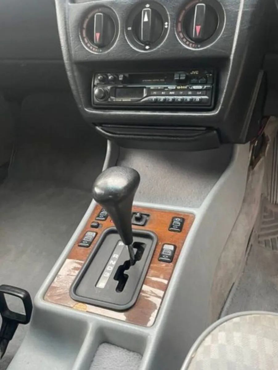 1990 Mercedes 190D, 2.5L, Automatic - Image 4