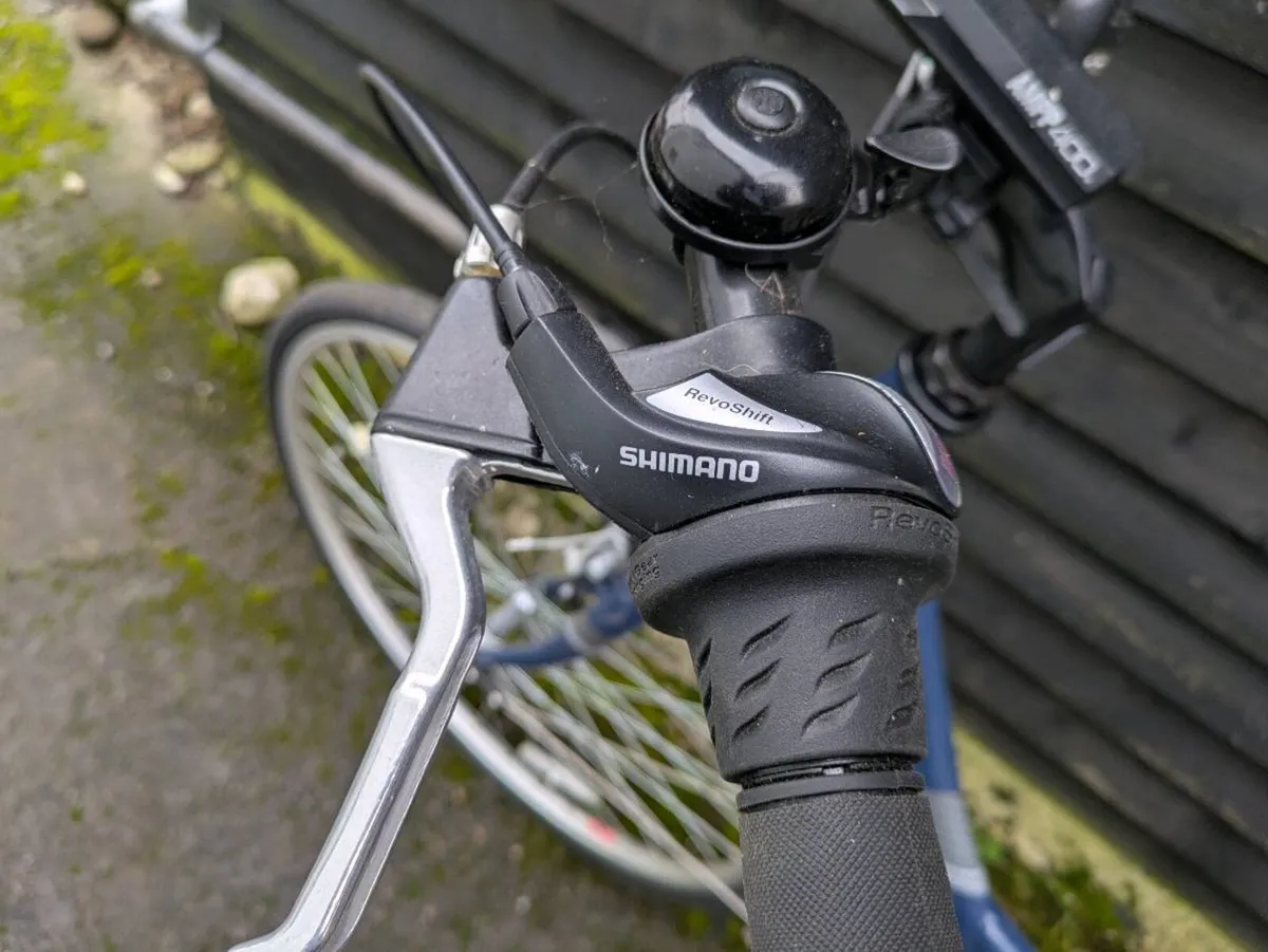 Ladies bicycle - Image 2