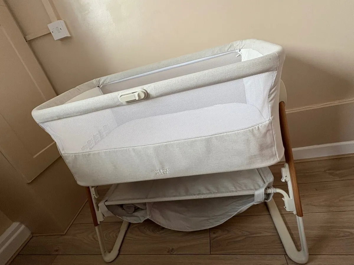 Next to me cot - Image 1