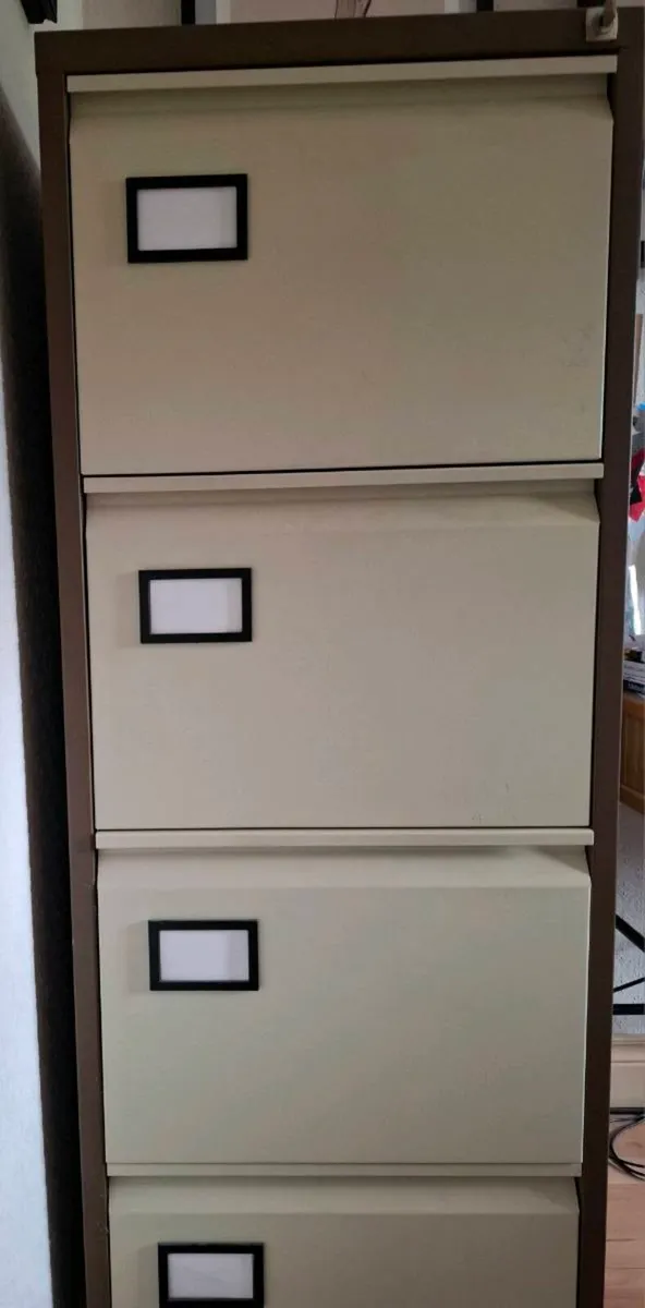 Filing cabinet - Image 1