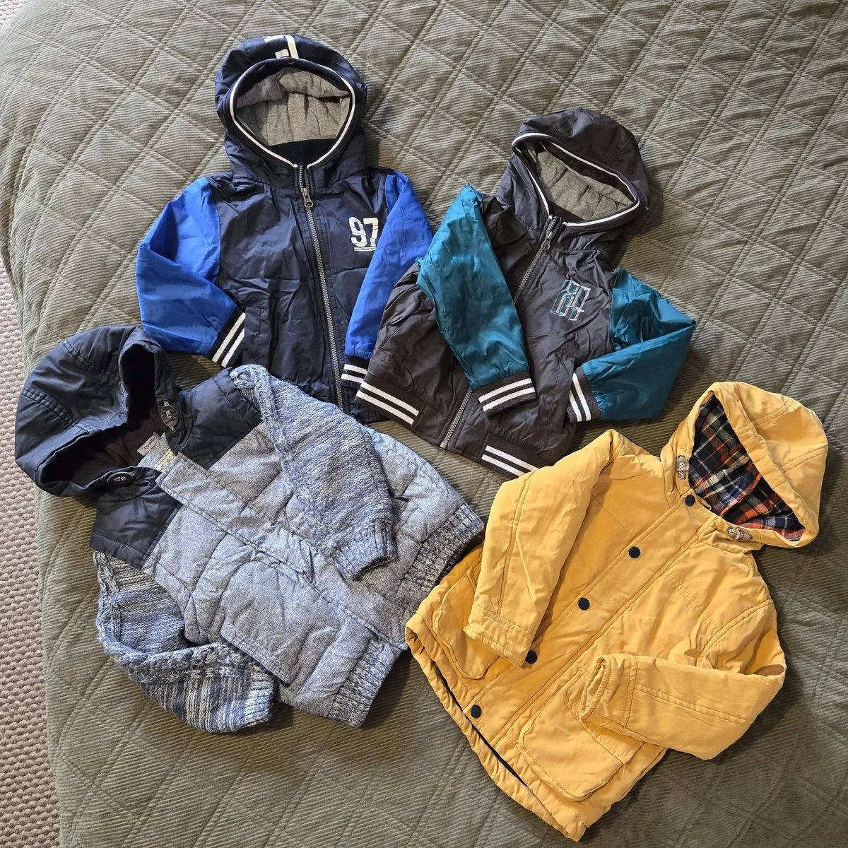 Jackets boy 3-4 - Image 1