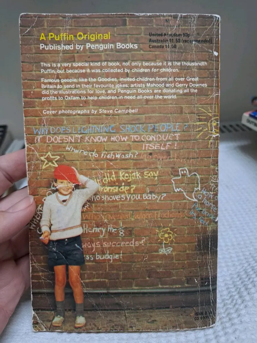 The Crack-a-Joke Book – Puffin (1978) - Image 2