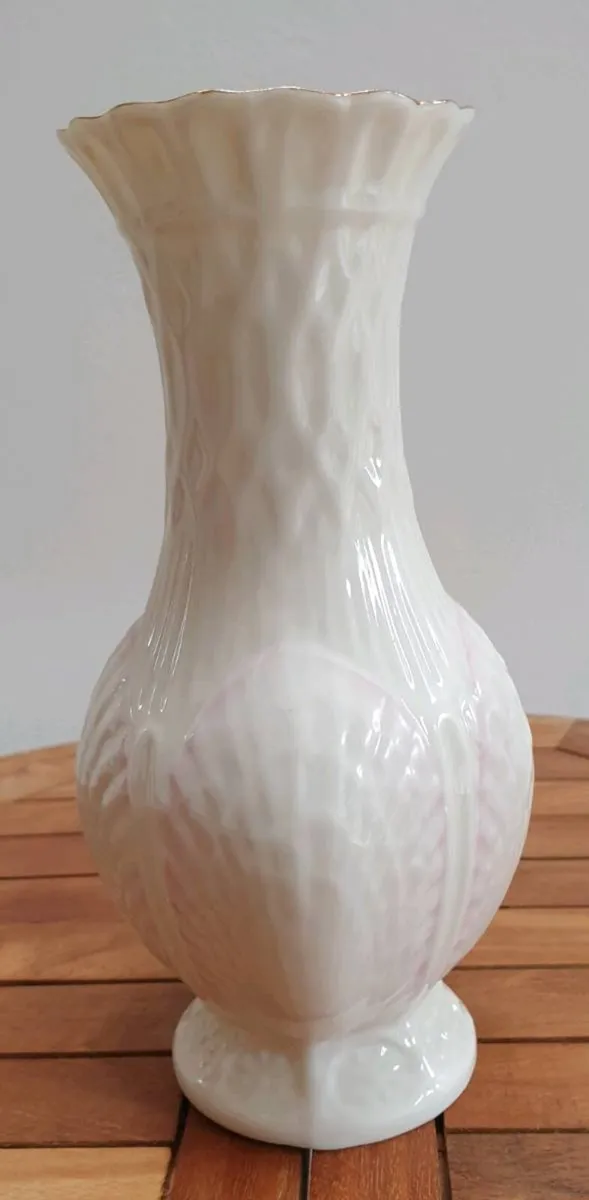 Belleek Vase - Shell Design White & Pink - Image 3