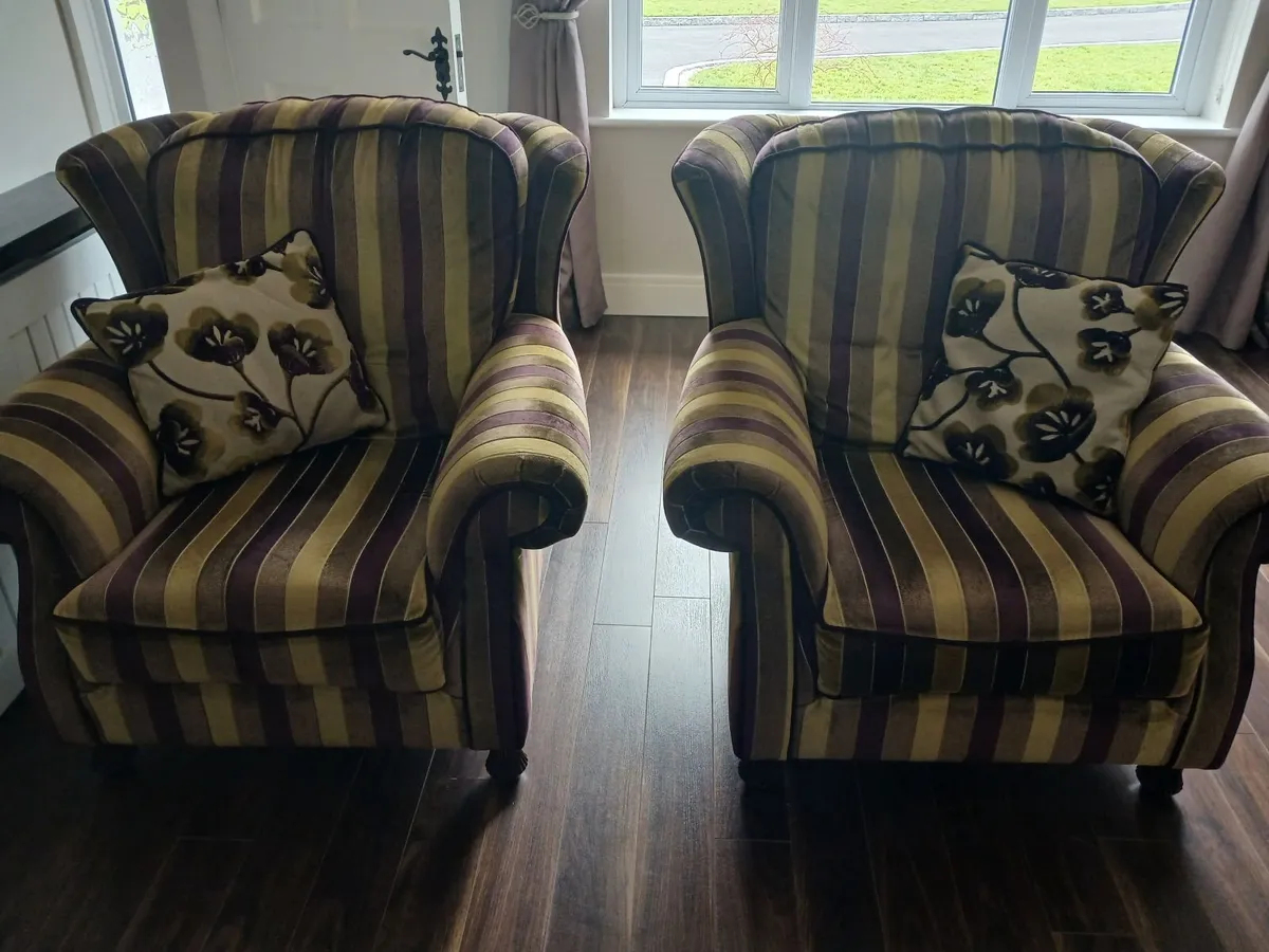 Suite of furniture - Image 2