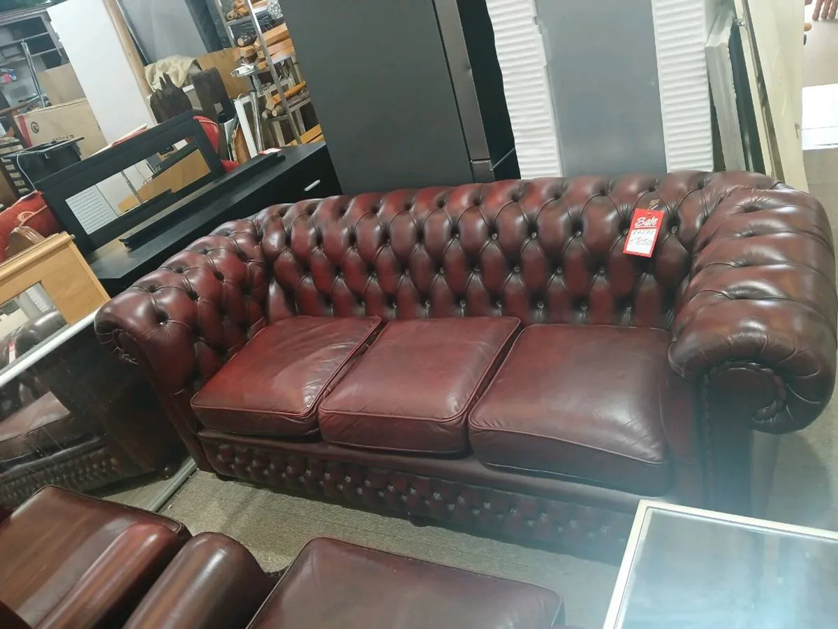 Ox blood chesterfield suite 3 & 1 & 1 - Image 3
