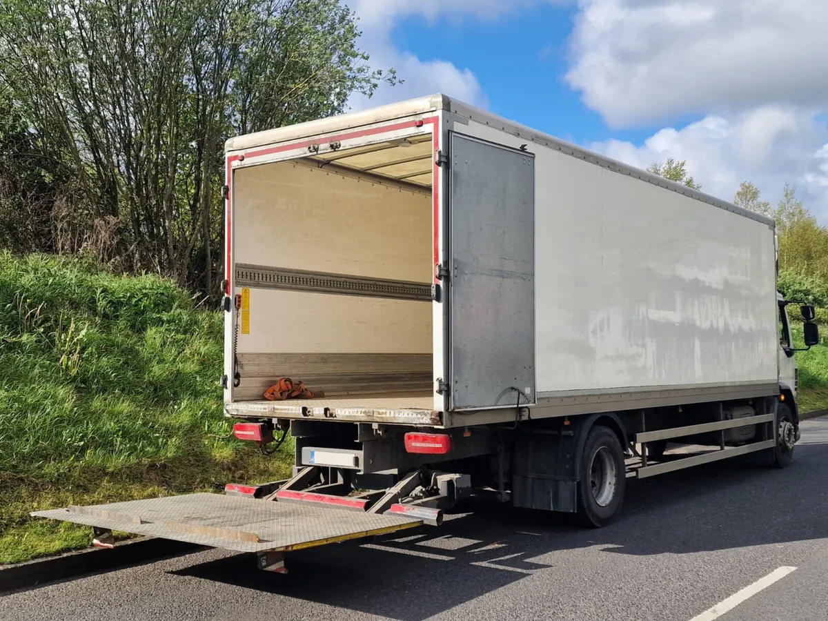 2018 DAF LF290 28ft Box - Image 3