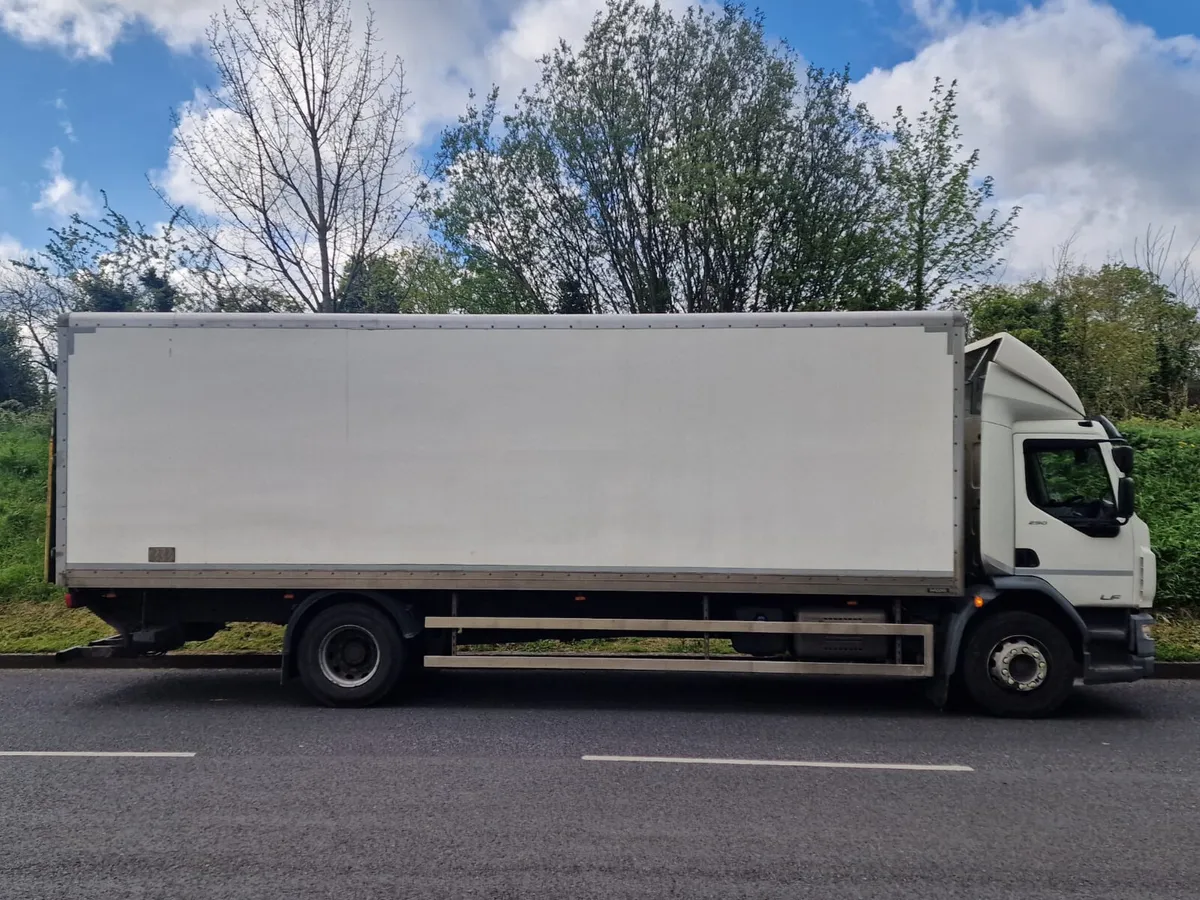 2018 DAF LF290 28ft Box - Image 2