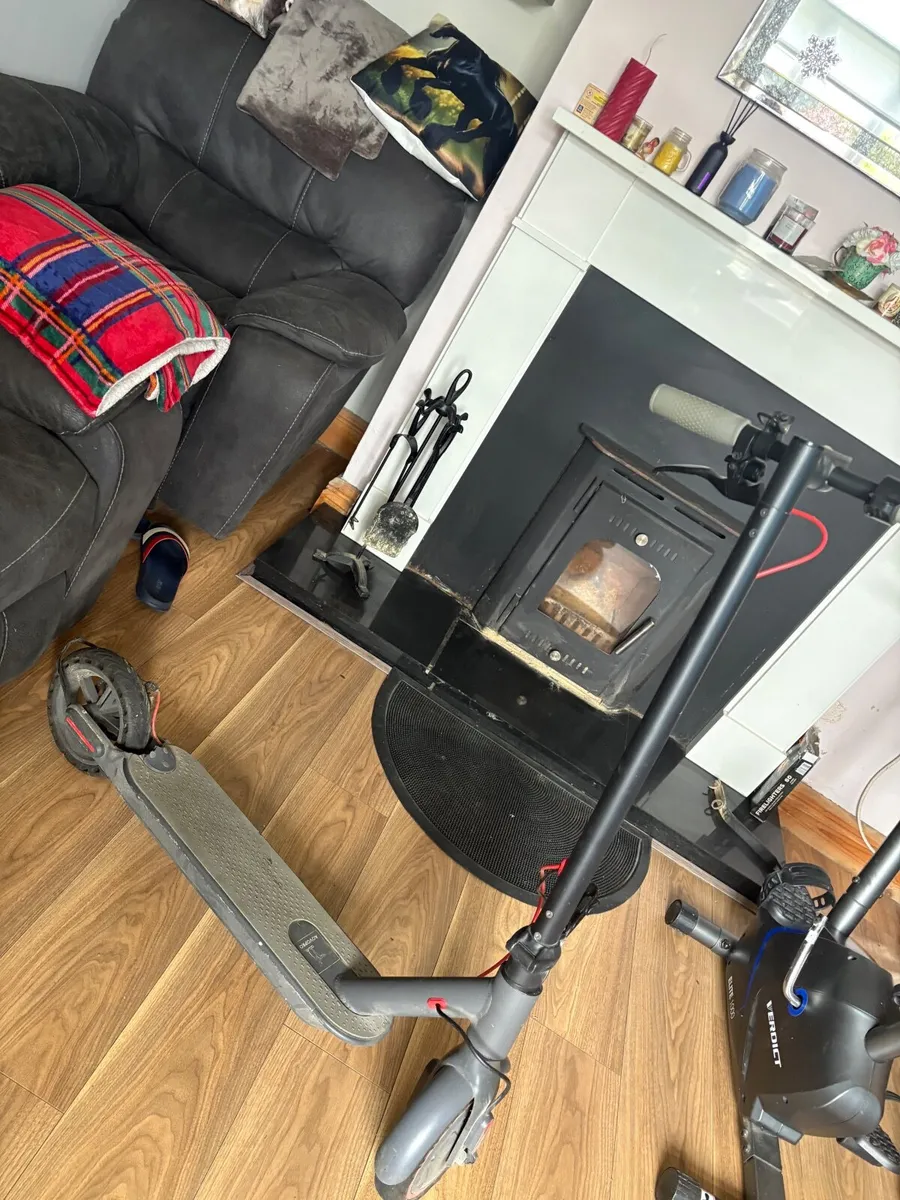 Electric scooter - Image 2