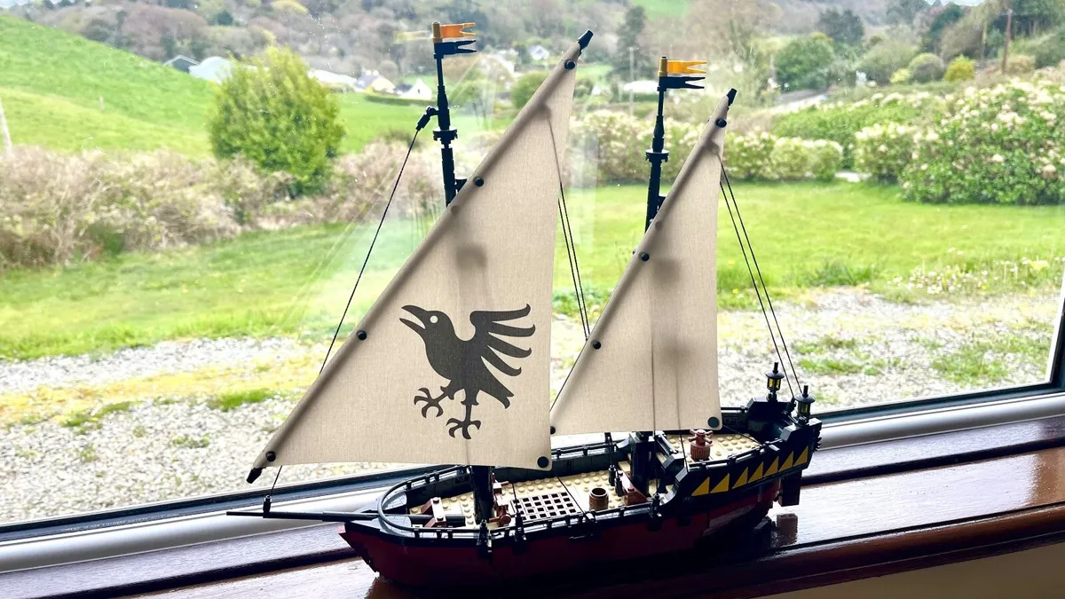 LEGO MOC The Raven Claw - Pirate Castle Ship Boat - Image 2