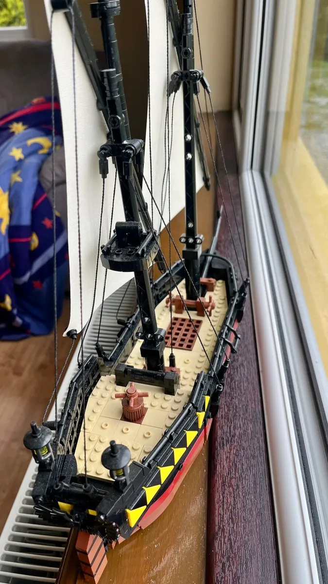 LEGO MOC The Raven Claw - Pirate Castle Ship Boat - Image 4